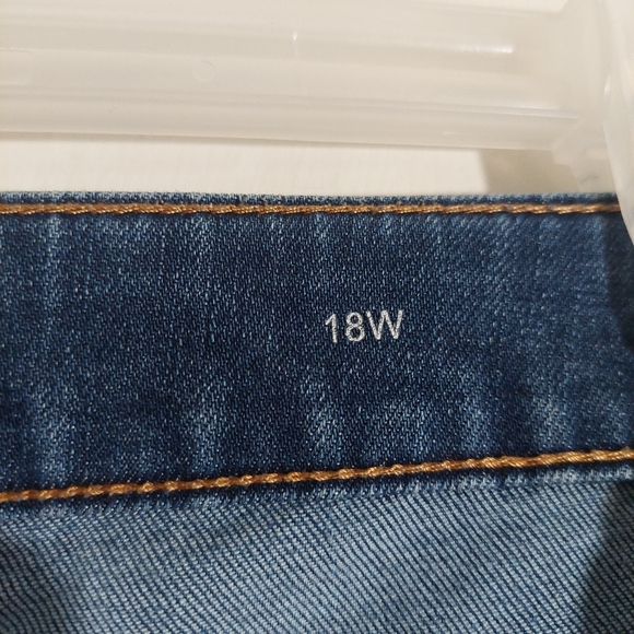 Lot Of 2 Plus Size 18W Jeans Mid Rise Jegging & Straight Leg A New Day St John - Picture 8 of 10